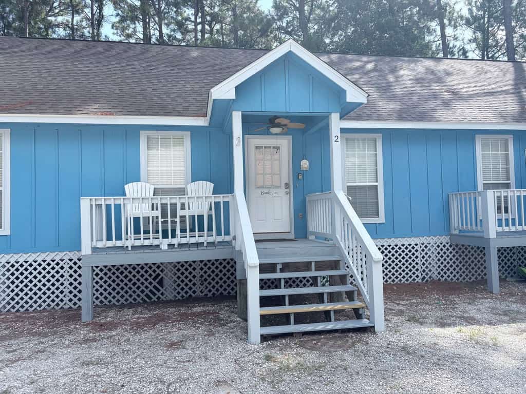 Perfectly located condo with beach access - deck, internet, W&D, & AC