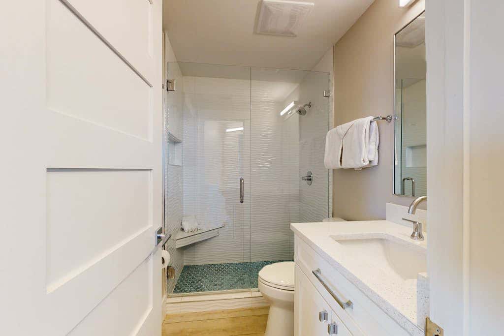 The Beach Club 401C, Beachfront condo in Gulf Shores with pools, tennis, gym and Clubhouse Membership!