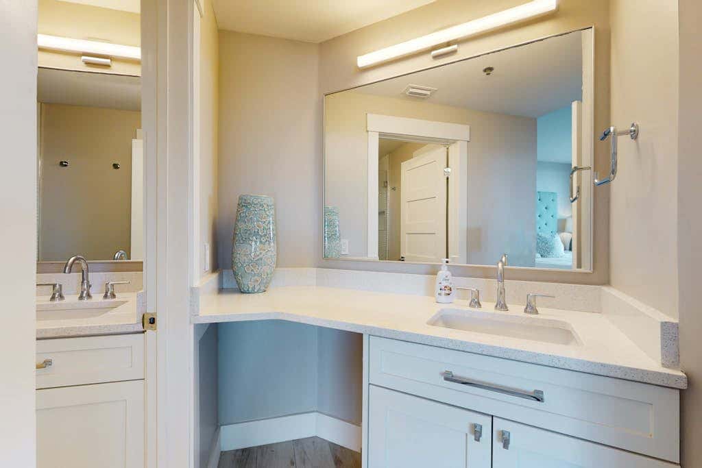 The Beach Club 401C, Beachfront condo in Gulf Shores with pools, tennis, gym and Clubhouse Membership!