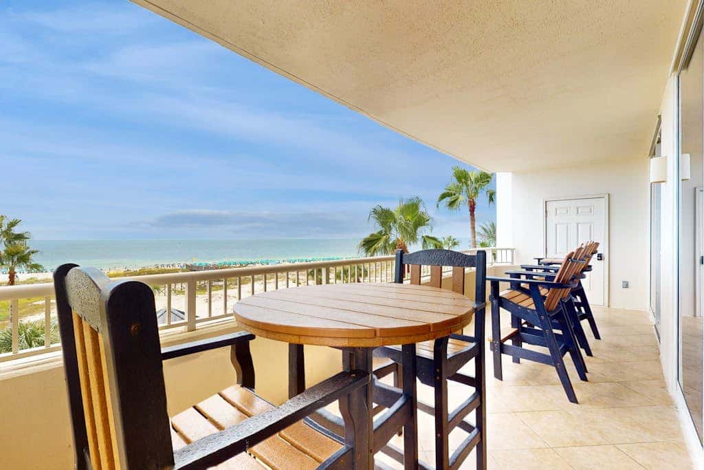 The Beach Club 401C, Beachfront condo in Gulf Shores with pools, tennis, gym and Clubhouse Membership!