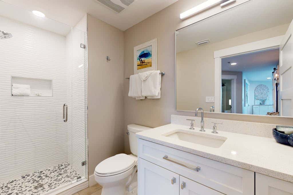 The Beach Club 401C, Beachfront condo in Gulf Shores with pools, tennis, gym and Clubhouse Membership!