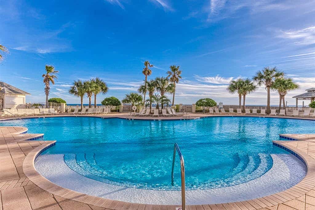 The Beach Club 401C, Beachfront condo in Gulf Shores with pools, tennis, gym and Clubhouse Membership!
