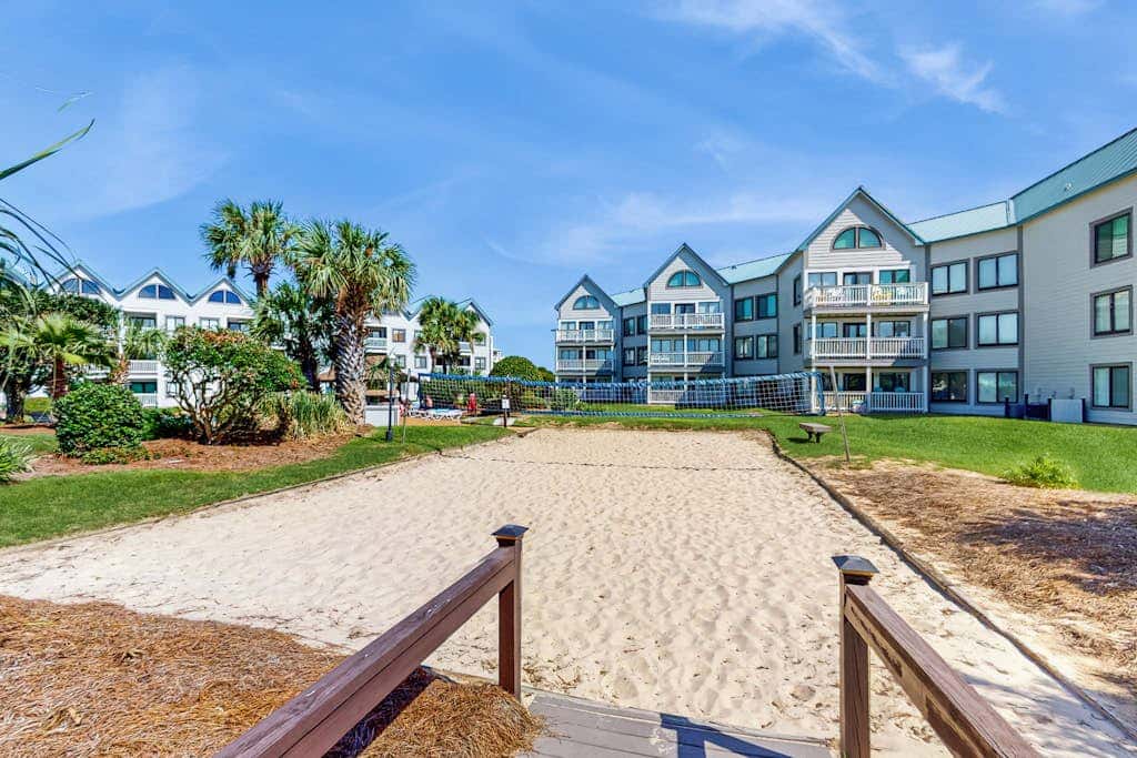 3rd-floor Gulf-view condo with hot tub, outdoor pool, tennis, balcony, elevator