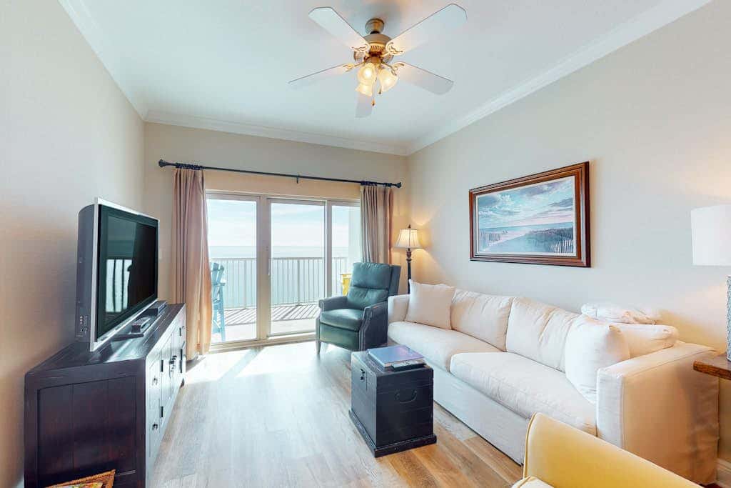 Gulf view condo on top floor with pools, hot tubs, saunas, gym & beach access