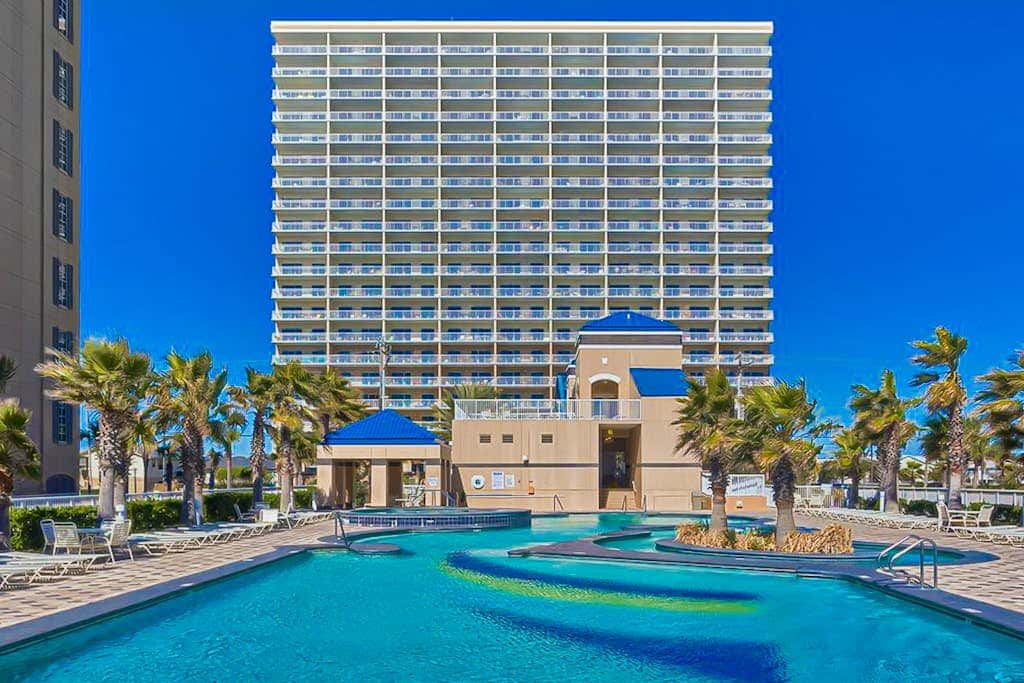 Gulf view condo on top floor with pools, hot tubs, saunas, gym & beach access