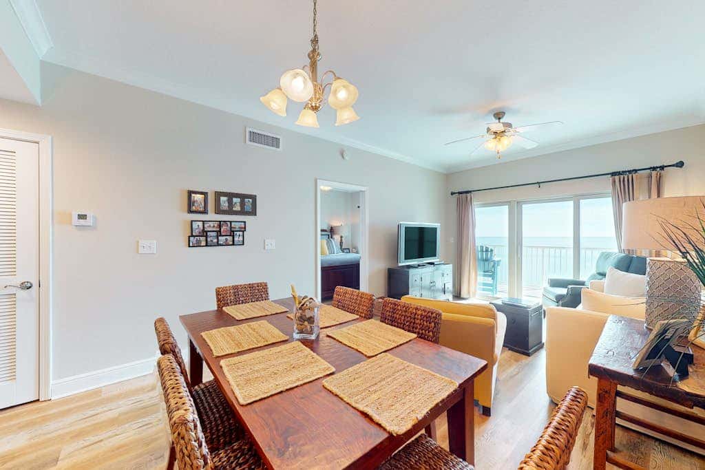 Gulf view condo on top floor with pools, hot tubs, saunas, gym & beach access