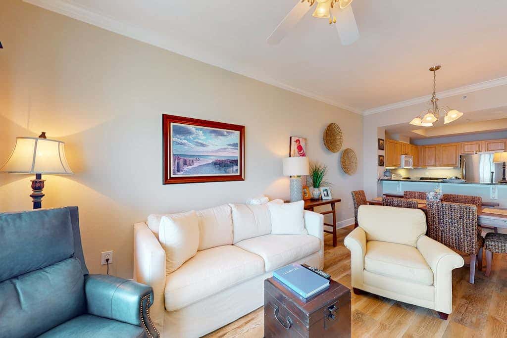 Gulf view condo on top floor with pools, hot tubs, saunas, gym & beach access