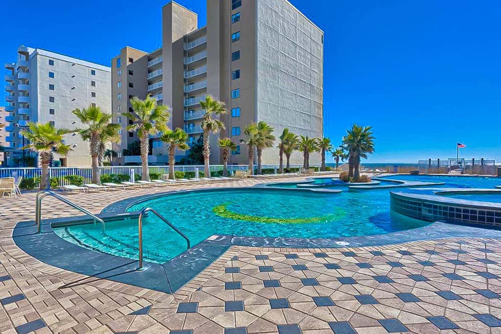 Gulf view condo on top floor with pools, hot tubs, saunas, gym & beach access