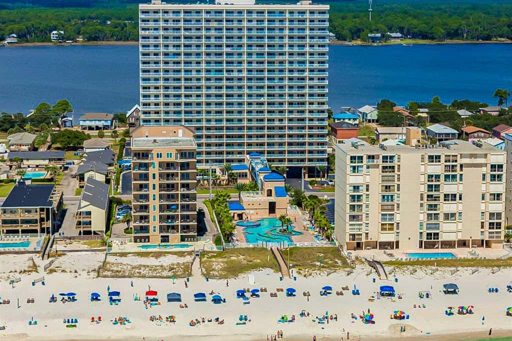 Gulf view condo on top floor with pools, hot tubs, saunas, gym & beach access