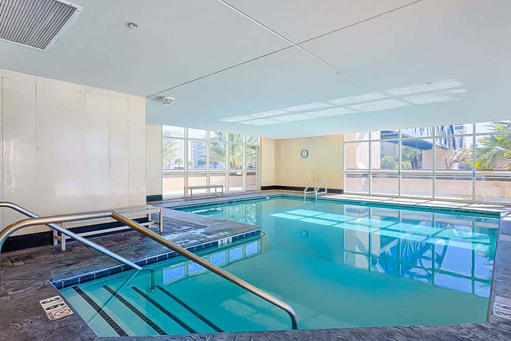 Gulf view condo on top floor with pools, hot tubs, saunas, gym & beach access