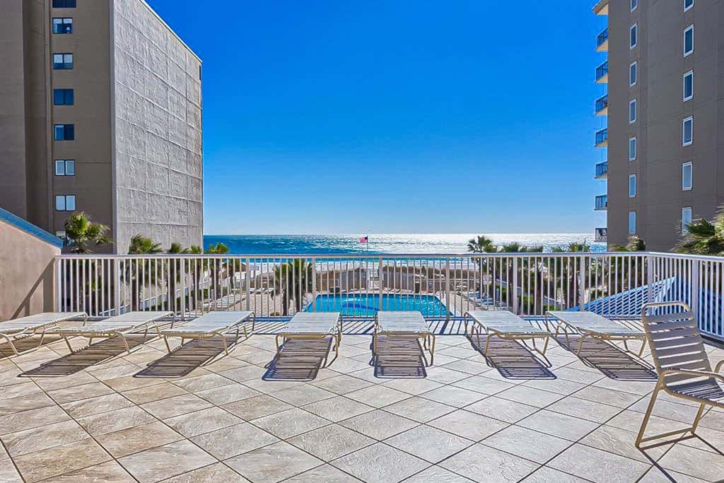 Gulf view condo on top floor with pools, hot tubs, saunas, gym & beach access