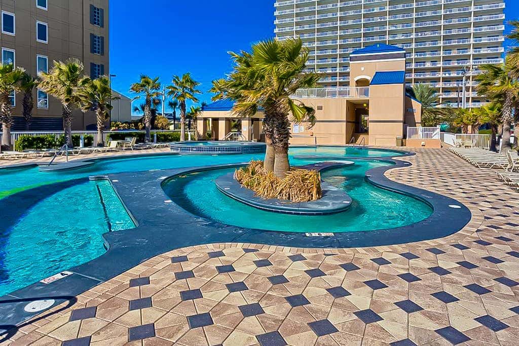 Gulf view condo on top floor with pools, hot tubs, saunas, gym & beach access