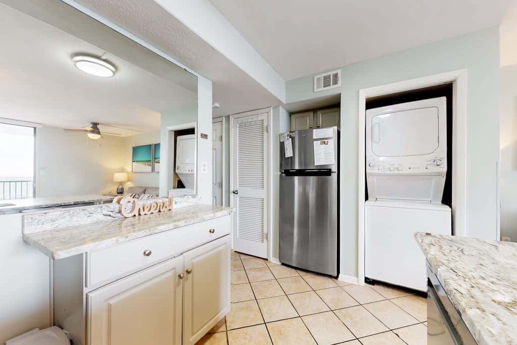 505A - Waterview condo w/ open layout, W/D, & AC - hot tub, pool, & tennis court