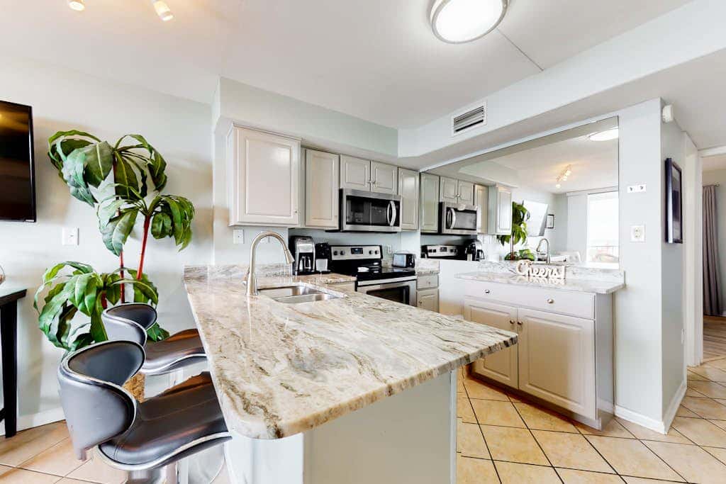 505A - Waterview condo w/ open layout, W/D, & AC - hot tub, pool, & tennis court