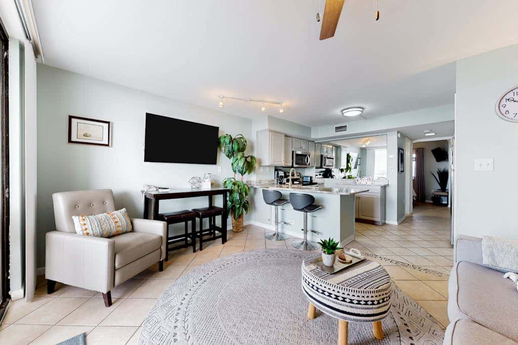 505A - Waterview condo w/ open layout, W/D, & AC - hot tub, pool, & tennis court