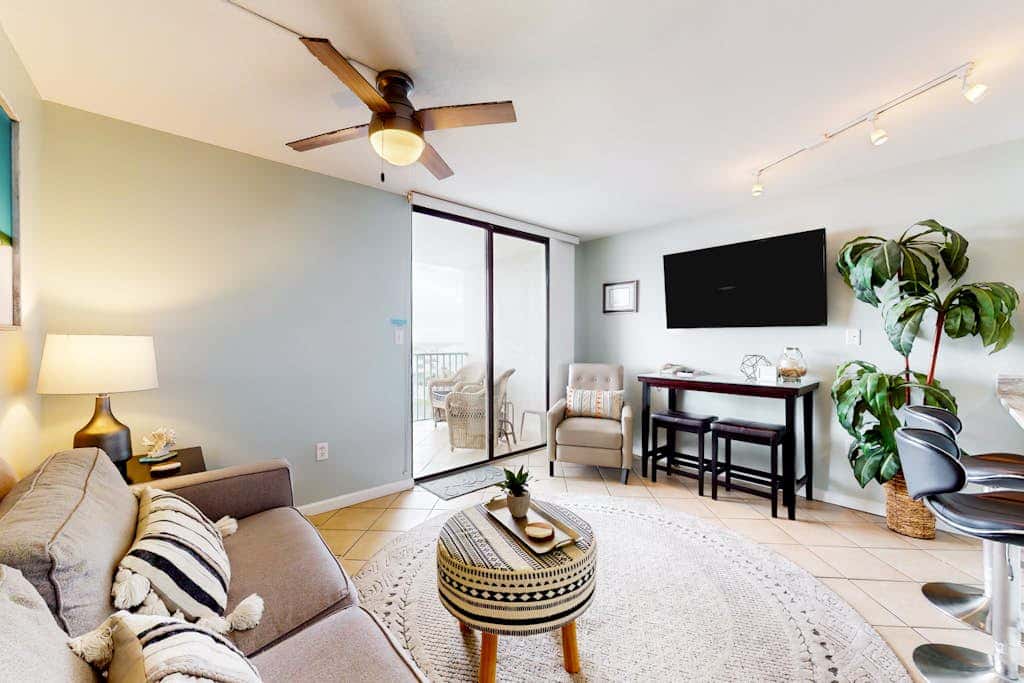 505A - Waterview condo w/ open layout, W/D, & AC - hot tub, pool, & tennis court