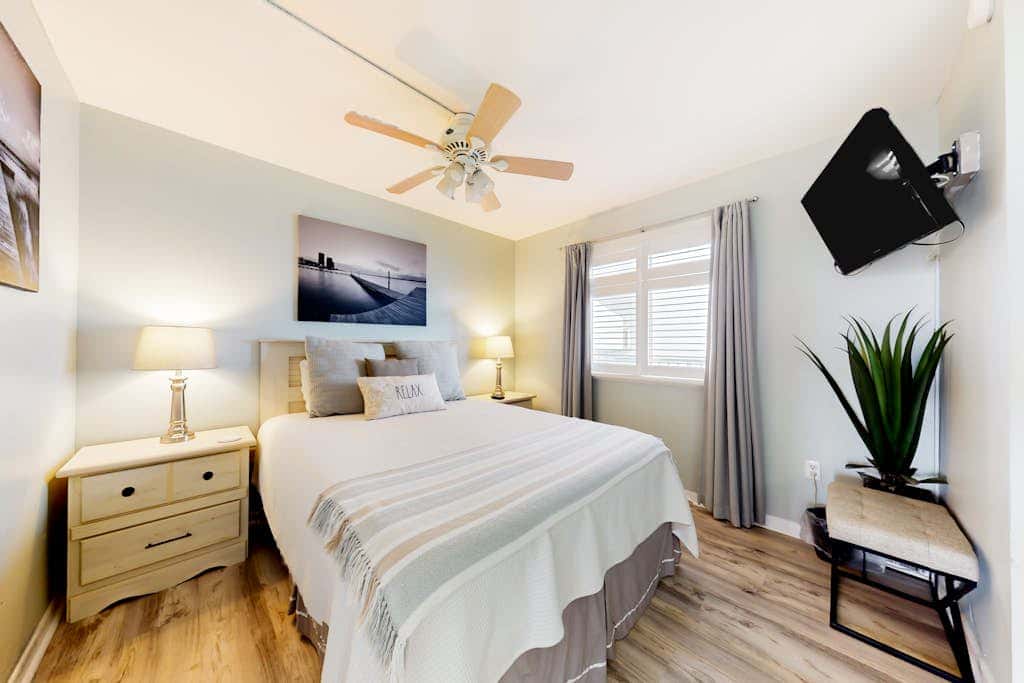 505A - Waterview condo w/ open layout, W/D, & AC - hot tub, pool, & tennis court