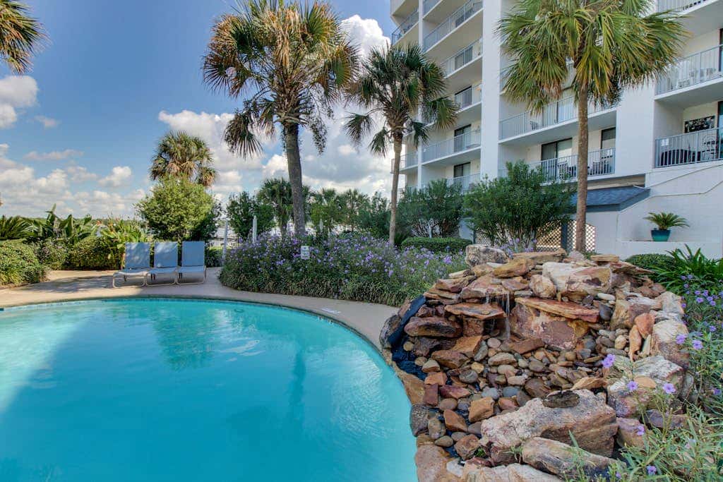 505A - Waterview condo w/ open layout, W/D, & AC - hot tub, pool, & tennis court