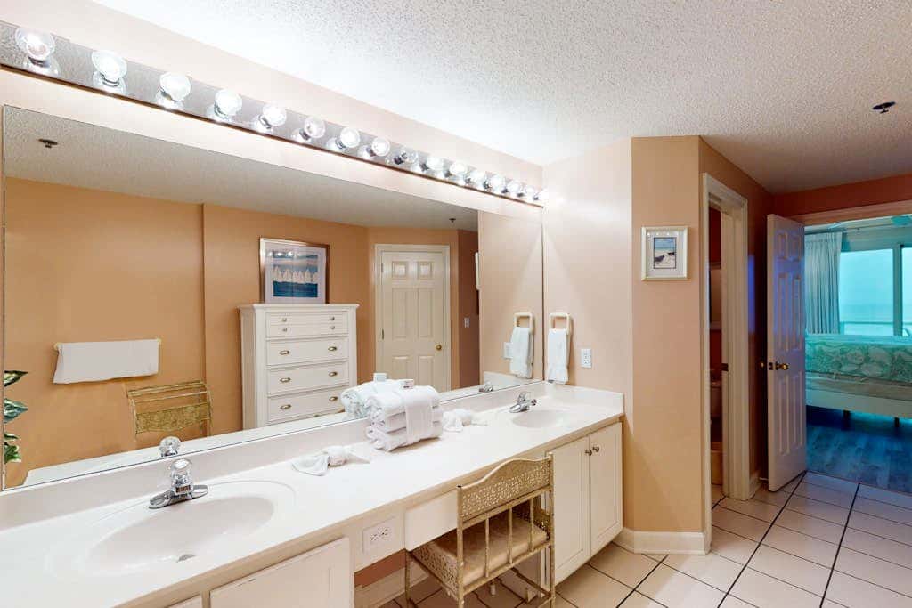 Gulf-front condo w/ beach access, indoor/outdoor pool, & tennis courts