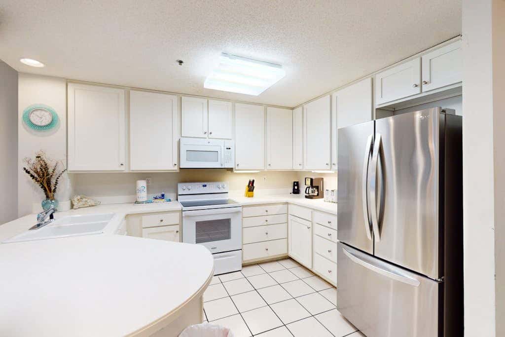 Gulf-front condo w/ beach access, indoor/outdoor pool, & tennis courts
