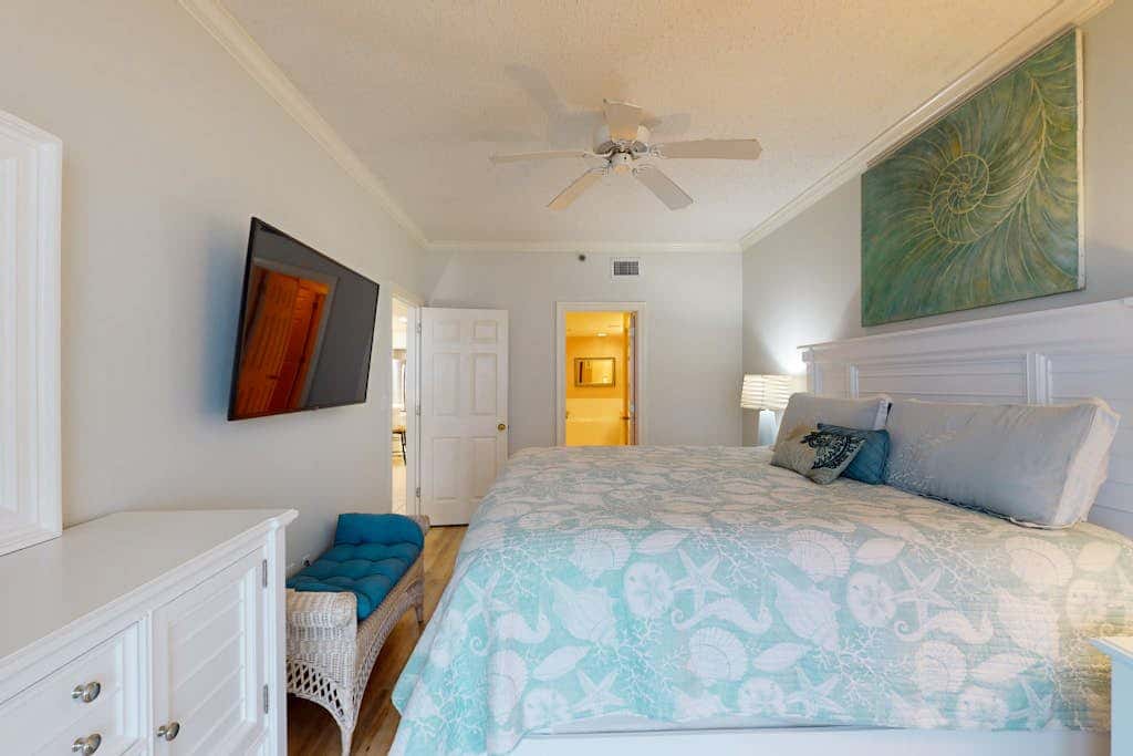 Gulf-front condo w/ beach access, indoor/outdoor pool, & tennis courts