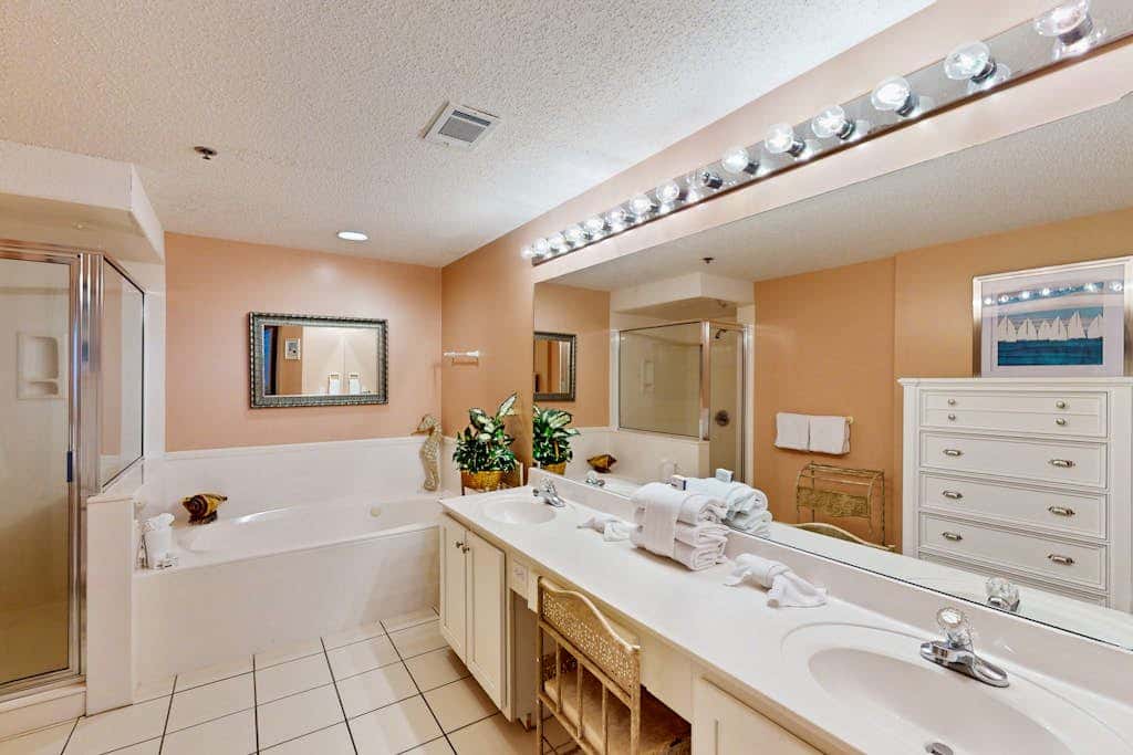 Gulf-front condo w/ beach access, indoor/outdoor pool, & tennis courts
