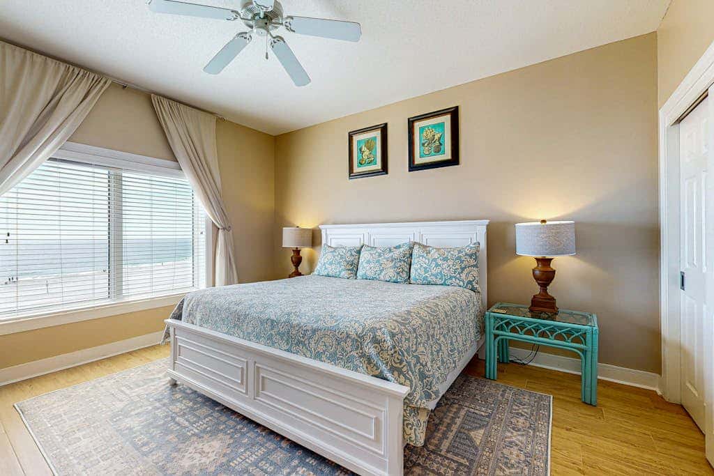 Spacious condo with Gulf-front views & access to pools, hot tub, gym
