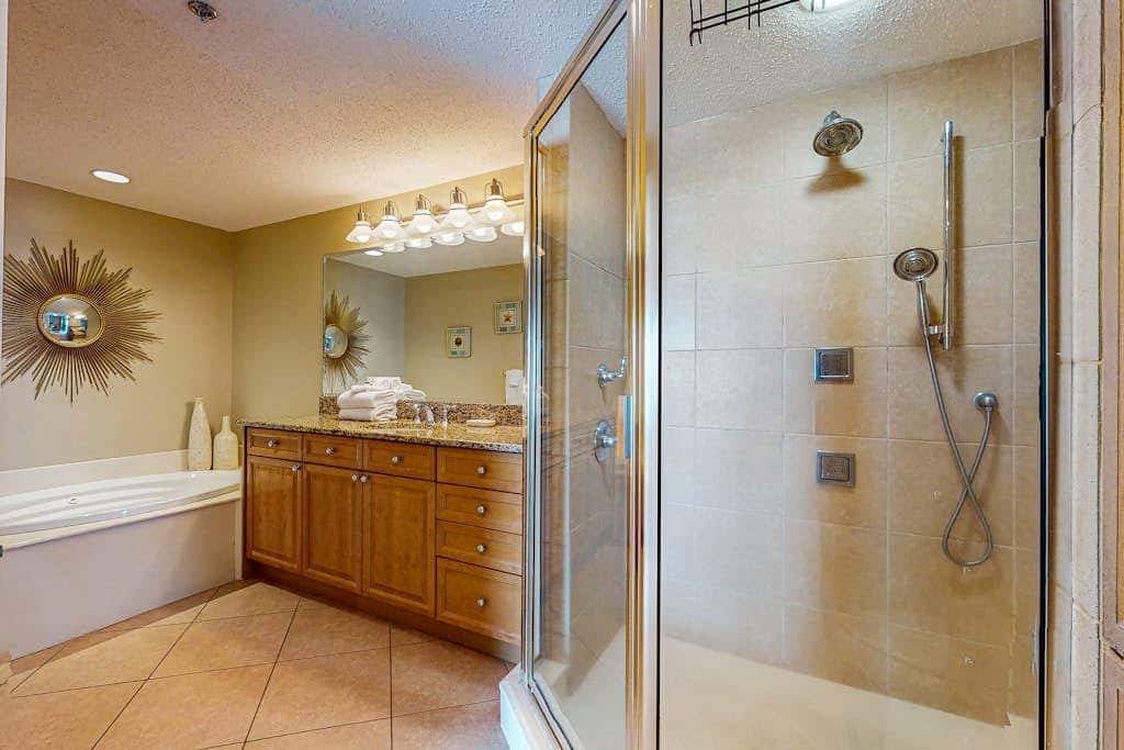 Spacious condo with Gulf-front views & access to pools, hot tub, gym