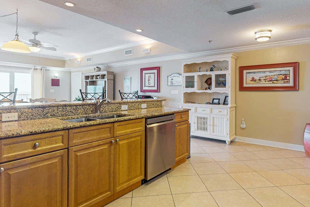 Spacious condo with Gulf-front views & access to pools, hot tub, gym