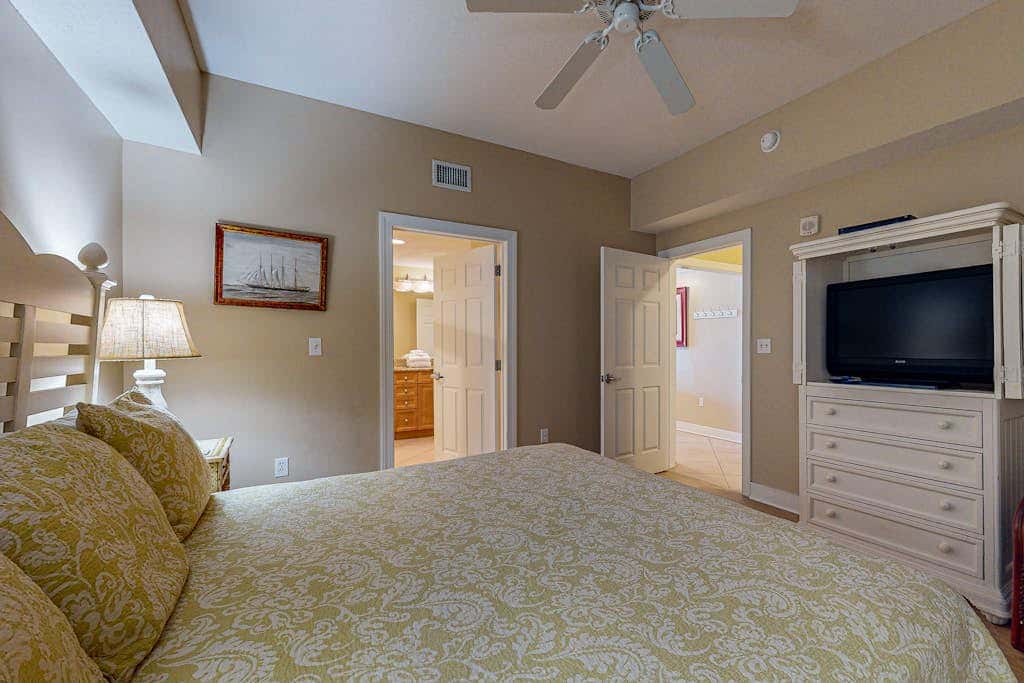 Spacious condo with Gulf-front views & access to pools, hot tub, gym