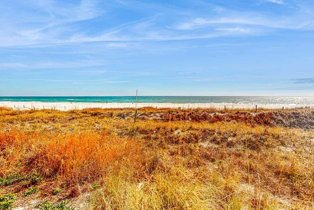 Beachfront condo overlooking the Gulf w/ balcony & indoor/outdoor pools