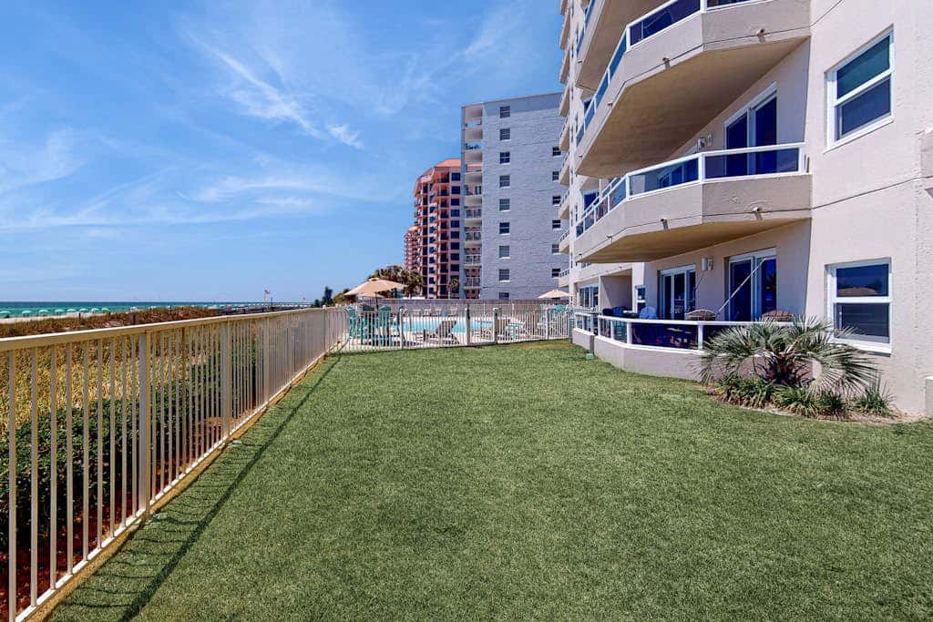 Beachfront condo overlooking the Gulf w/ balcony & indoor/outdoor pools