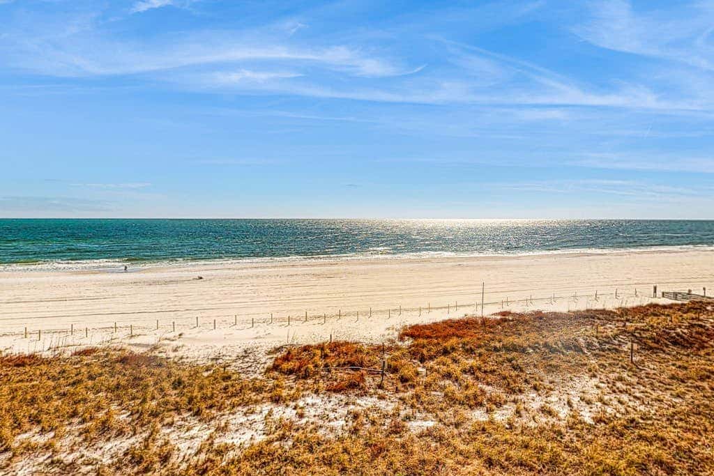 Beachfront condo overlooking the Gulf w/ balcony & indoor/outdoor pools