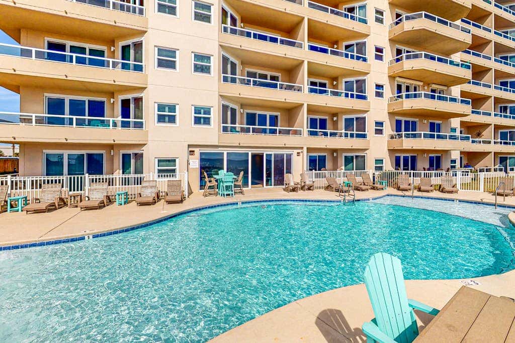 Beachfront condo overlooking the Gulf w/ balcony & indoor/outdoor pools