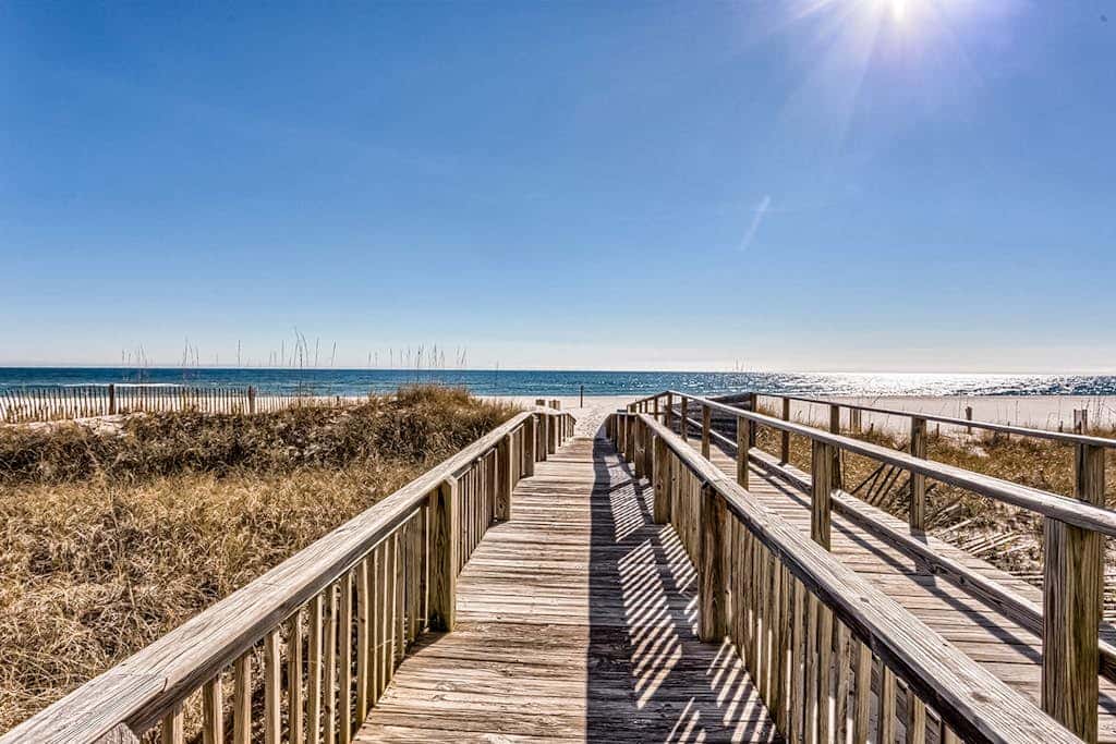 Beachfront condo overlooking the Gulf w/ balcony & indoor/outdoor pools