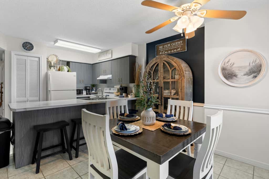 Waterview condo with shared pool, panoramic balcony views, and WIFI