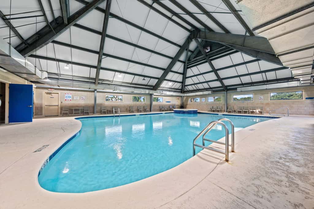 Waterview condo with shared pool, panoramic balcony views, and WIFI