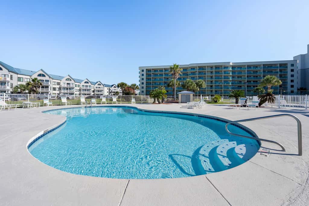 Waterview condo with shared pool, panoramic balcony views, and WIFI