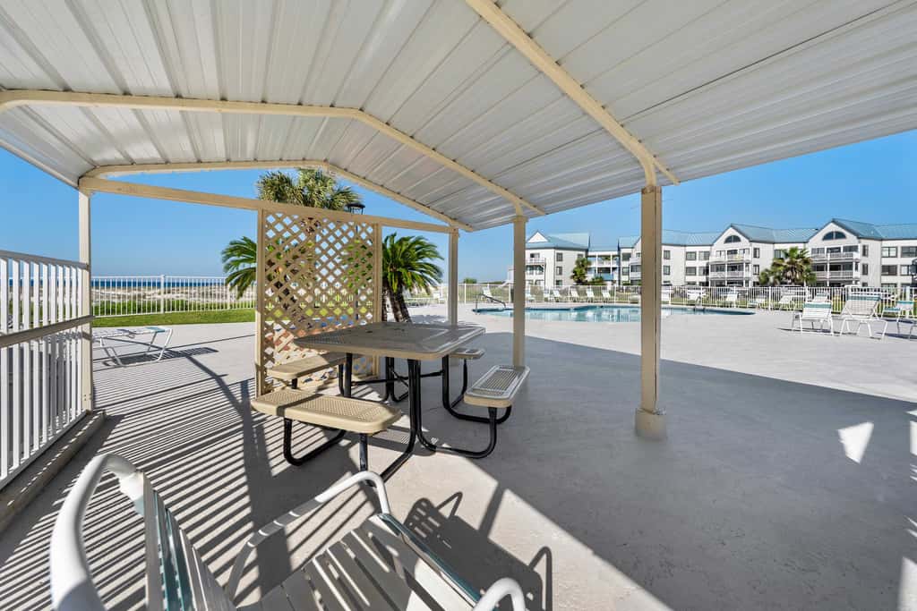 Waterview condo with shared pool, panoramic balcony views, and WIFI