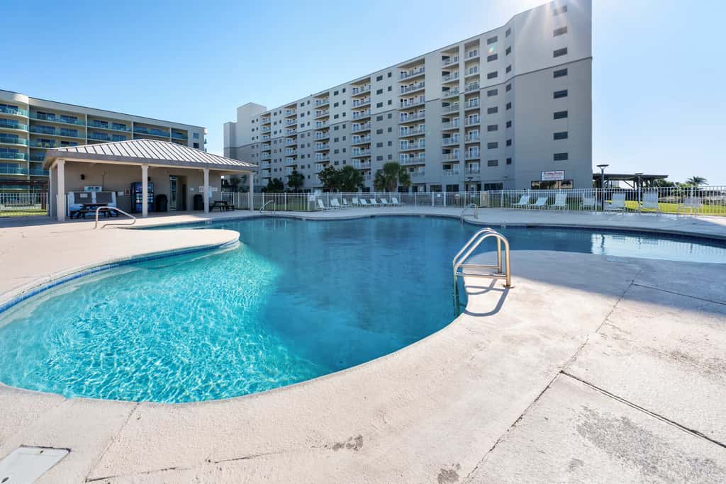 Waterview condo with shared pool, panoramic balcony views, and WIFI