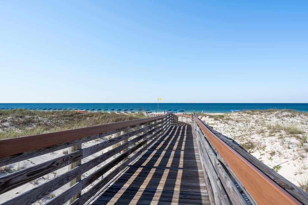 Waterview condo with shared pool, panoramic balcony views, and WIFI