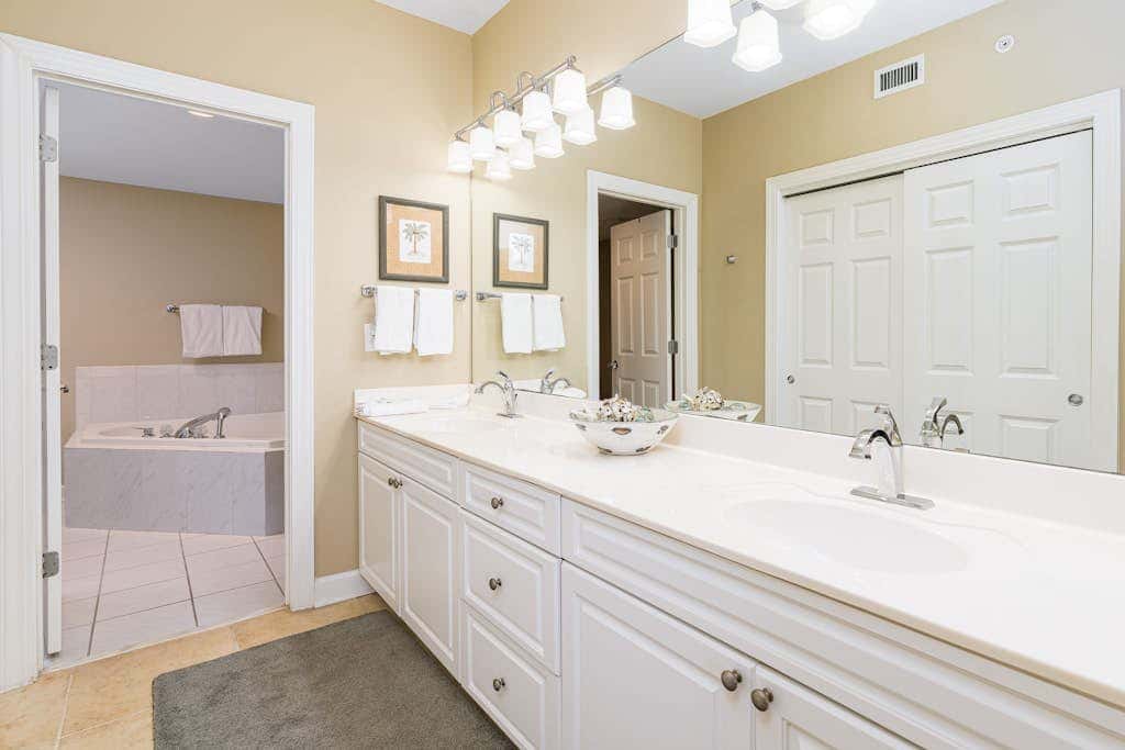 Beachfront condo with amazing views overlooking the Gulf of America featuring resort style pools