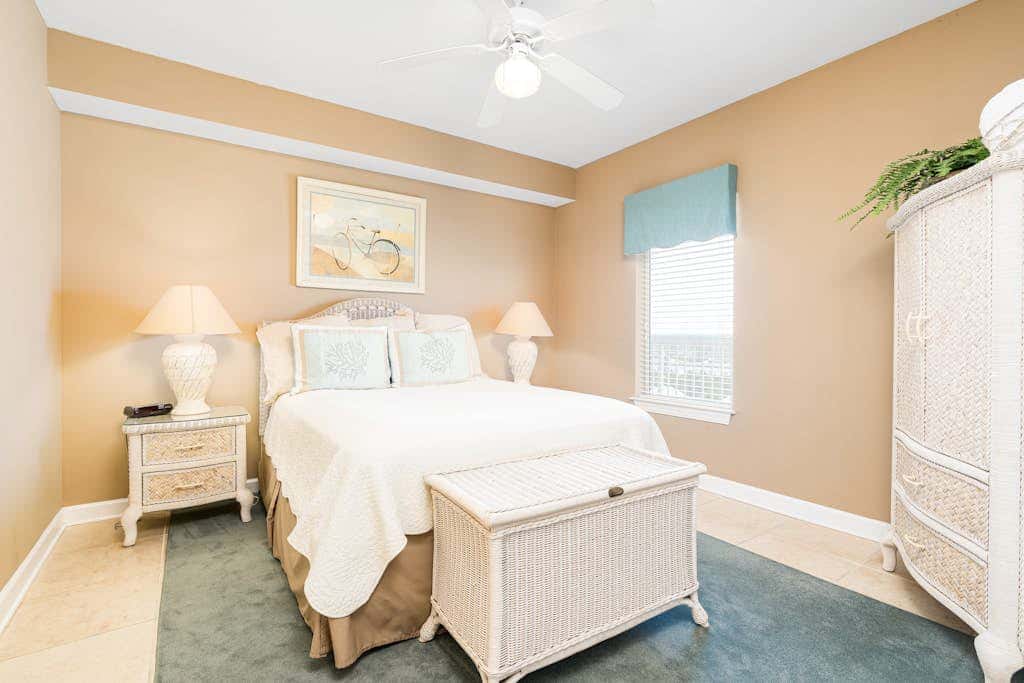 Beachfront condo with amazing views overlooking the Gulf of America featuring resort style pools