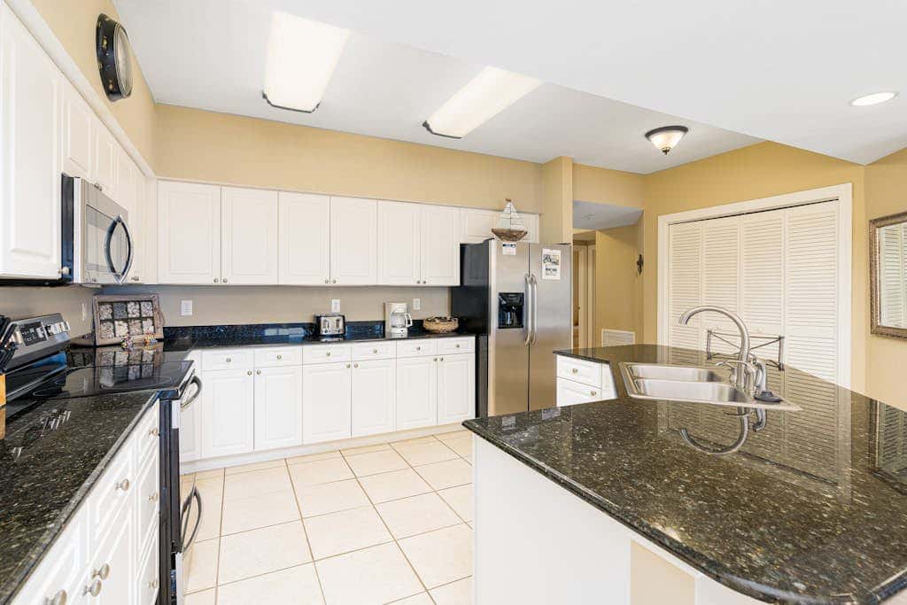 Beachfront condo with amazing views overlooking the Gulf of America featuring resort style pools