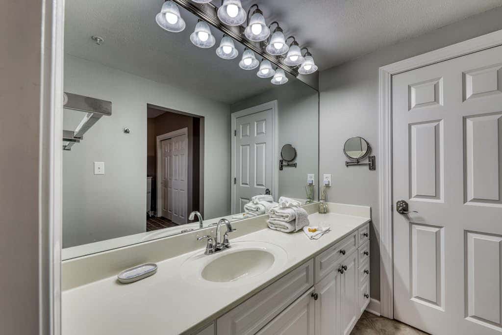 Gorgeous gulf-view condo with indoor & outdoor pools Sauna & boardwalk