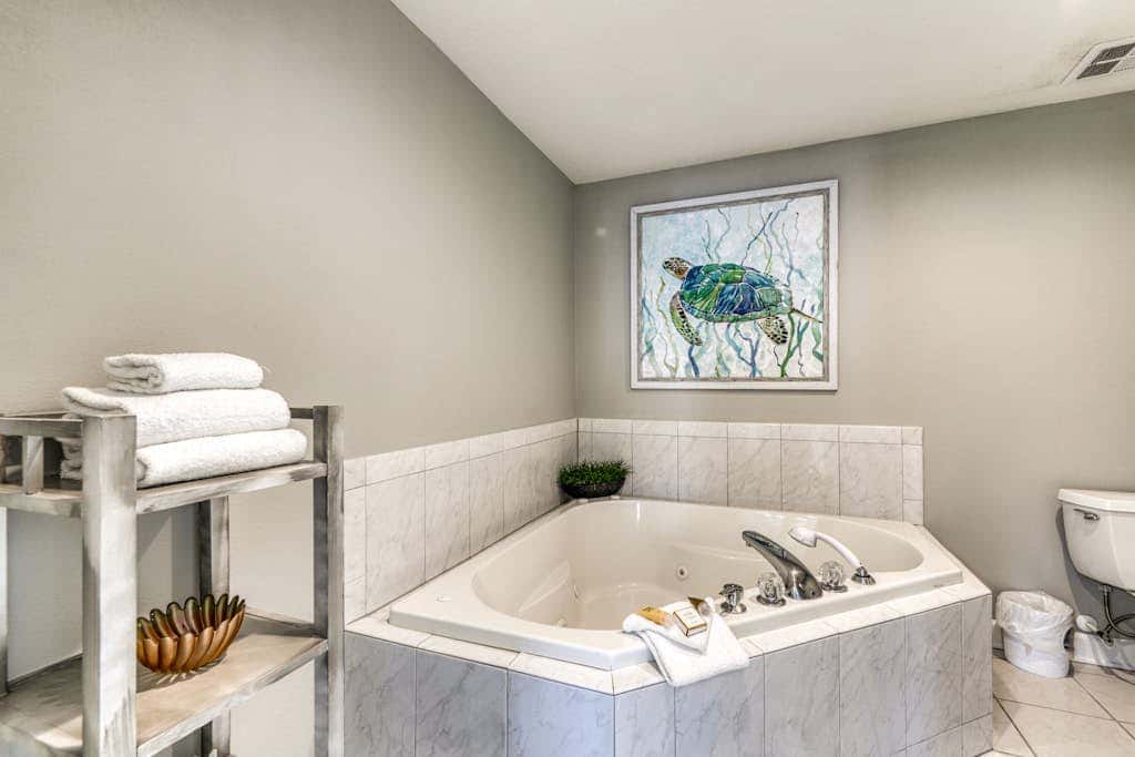 Gorgeous gulf-view condo with indoor & outdoor pools Sauna & boardwalk