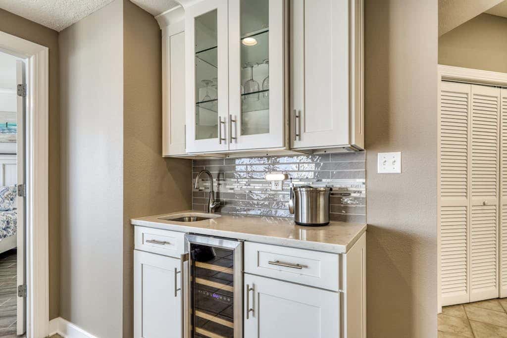 Gorgeous gulf-view condo with indoor & outdoor pools Sauna & boardwalk