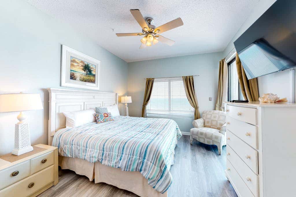 Gulf front condo with pools, hot tub - ocean view, covered balcony & washer, dryer