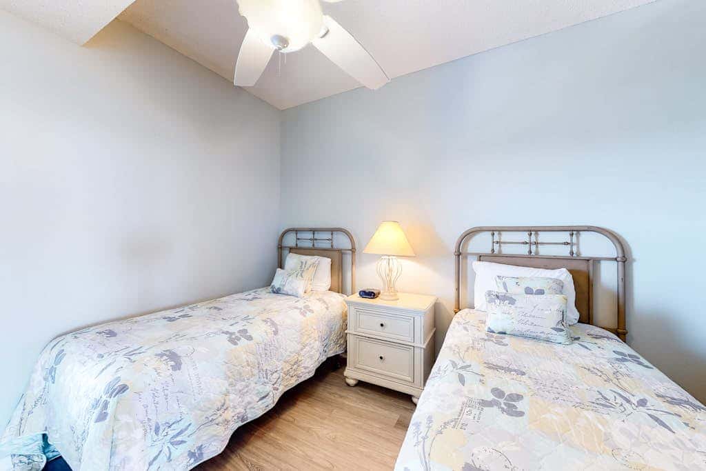 Gulf front condo with pools, hot tub - ocean view, covered balcony & washer, dryer