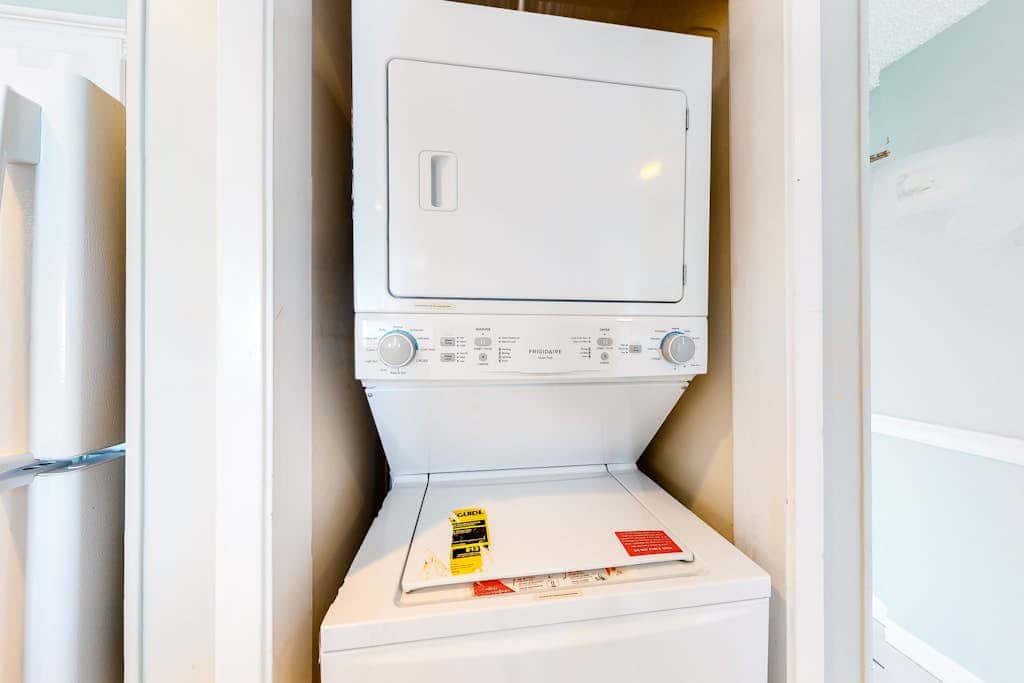 Gulf front condo with pools, hot tub - ocean view, covered balcony & washer, dryer
